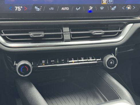 New 2026 Chevrolet Equinox EV LT image 22