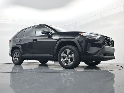 Used 2024 Toyota RAV4 XLE image 45