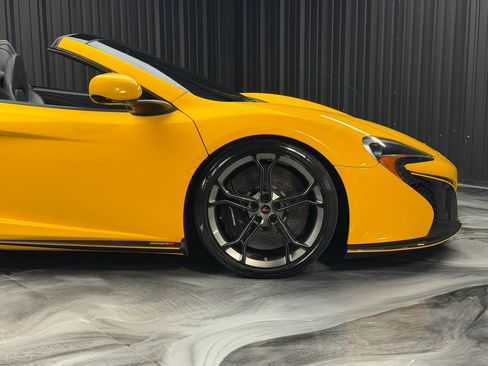 Used 2015 McLaren 650S Spider RWD image 21