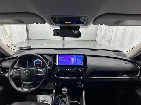 Used 2025 Toyota Grand Highlander AWD image 43