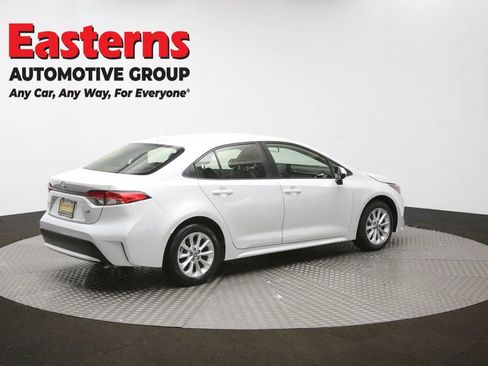 Used 2022 Toyota Corolla LE w/ LE Convenience Package image 40