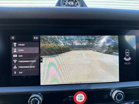 Used 2026 Porsche Macan AWD/4WD image 31