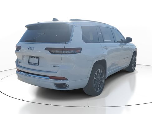 Used 2025 Jeep Grand Cherokee L Overland w/ Luxury Tech Group IV image 6