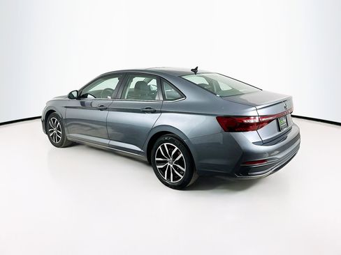 Used 2025 Volkswagen Jetta SE image 5