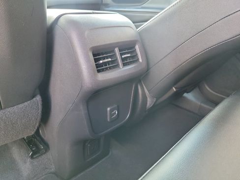 Used 2024 GMC Terrain SLT AWD/4WD image 14