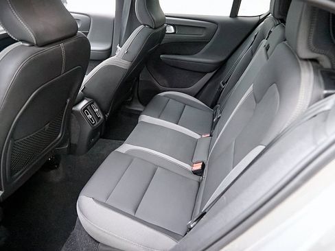 Certified 2023 Volvo C40 Recharge Core w/ Protection Package Premier image 22