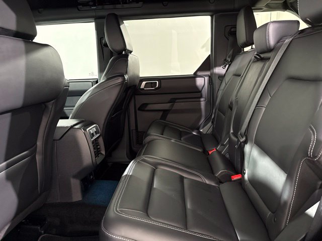 Used 2025 Ford Bronco Outer Banks AWD/4WD image 13