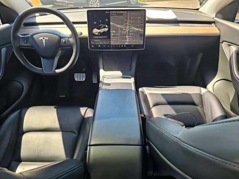 Used 2022 Tesla Model Y Performance AWD/4WD image 9