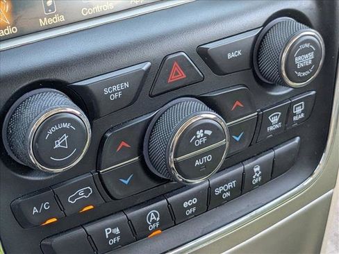 Used 2017 Jeep Grand Cherokee Limited image 14