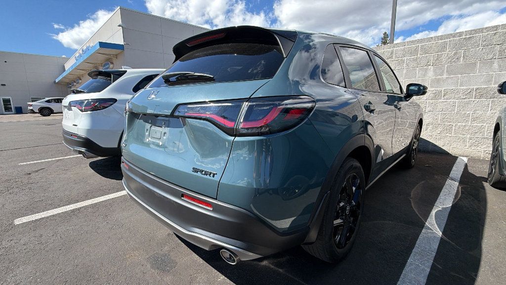 Used 2024 Honda HR-V Sport image 2
