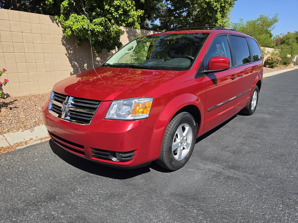 Used 2009 Dodge Grand Caravan SXT w/ Entertainment Group 2 FWD image 16