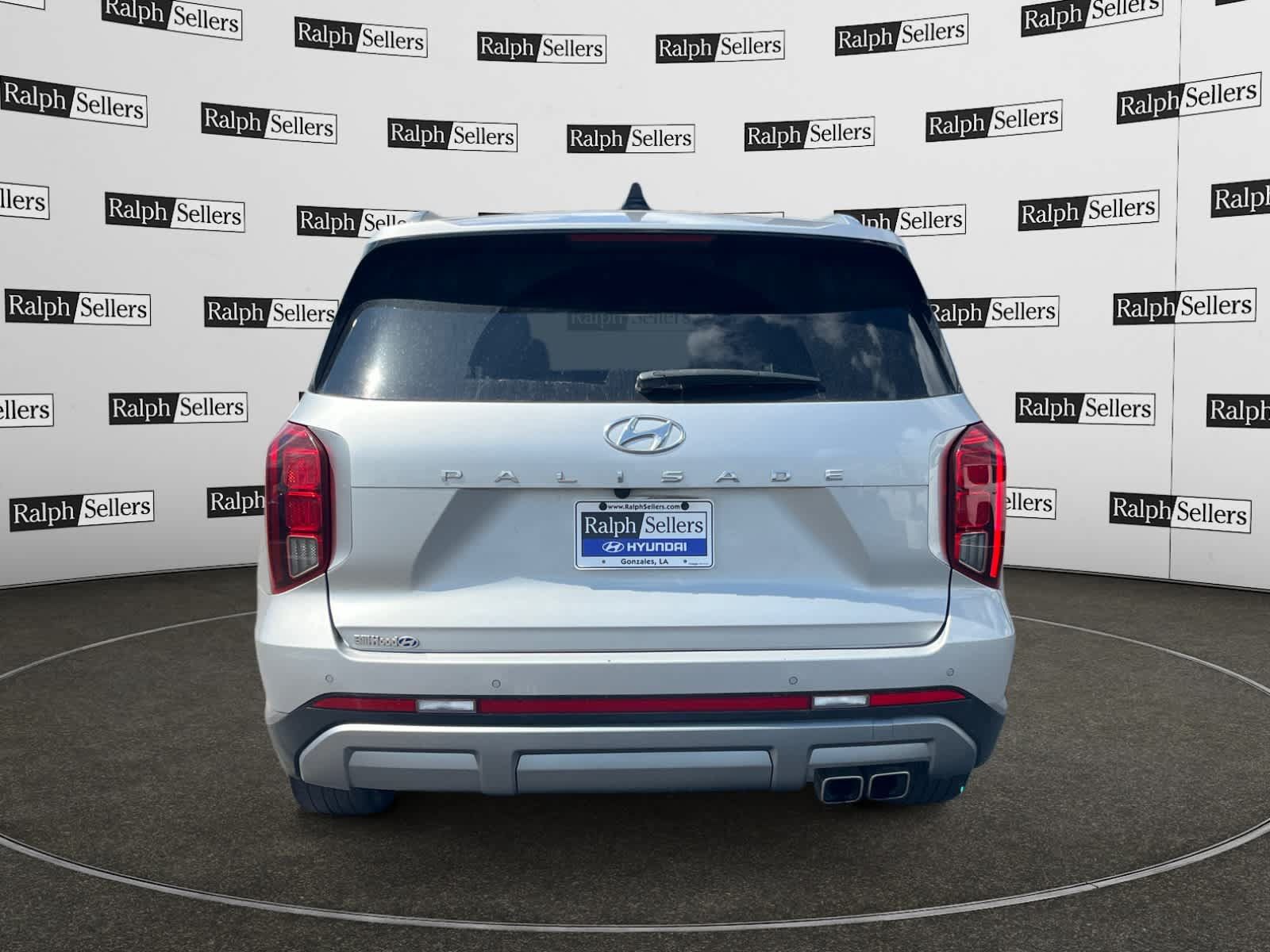 Used 2024 Hyundai Palisade SEL w/ Premium Package FWD image 5