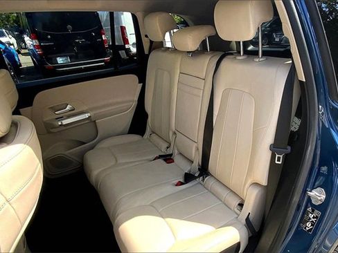 Used 2020 Mercedes-Benz GLB 250 4MATIC image 17