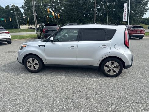 Used 2015 Kia Soul FWD image 11