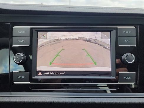 Certified 2023 Volkswagen Jetta SE image 19