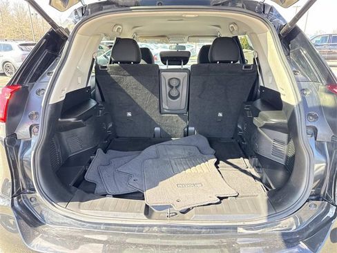 Used 2017 Nissan Rogue SV w/ SV Premium Package image 12