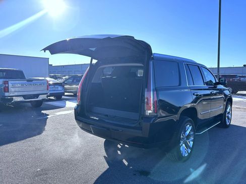 Used 2019 Cadillac Escalade Luxury image 23