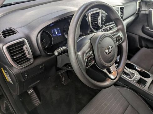 Used 2018 Kia Sportage LX AWD/4WD image 11