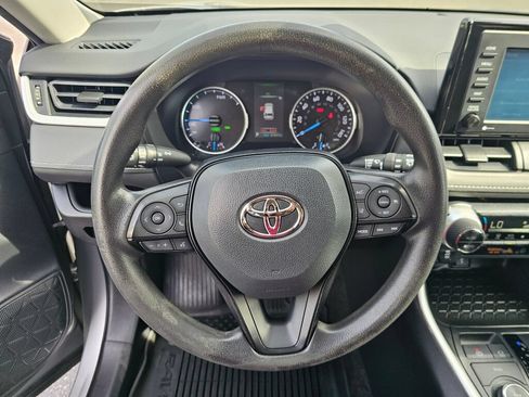 Used 2021 Toyota RAV4 XLE AWD/4WD image 28