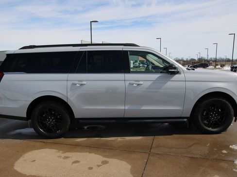 Used 2025 Ford Expedition Max Active image 4