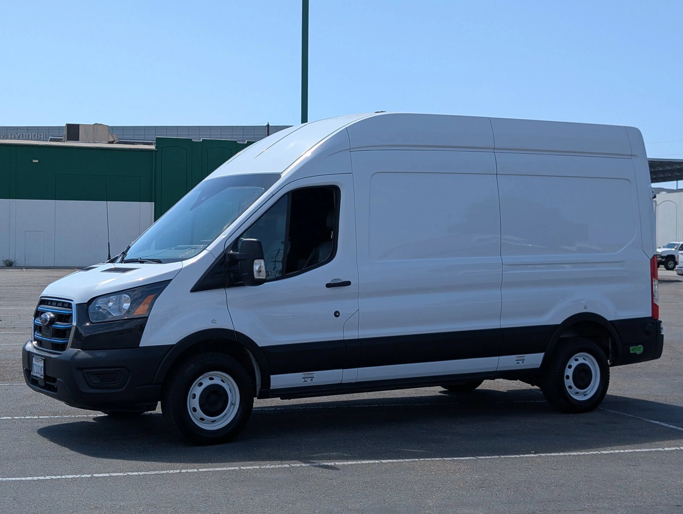 Used 2022 Ford E-Transit 148 High Roof w/ Load Area Protection Package RWD image 5