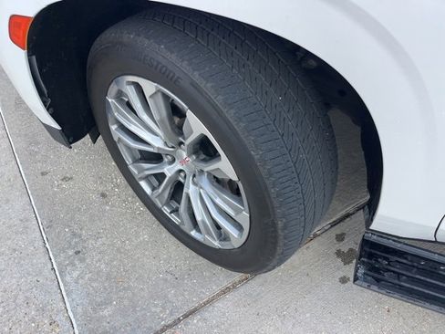 Used 2021 GMC Yukon XL Denali w/ Denali Premium Package image 42