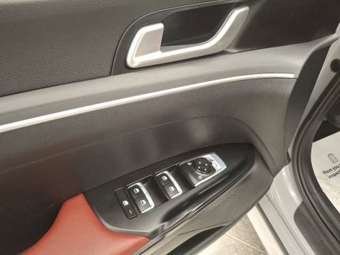 Used 2023 Kia K5 GT-Line image 12