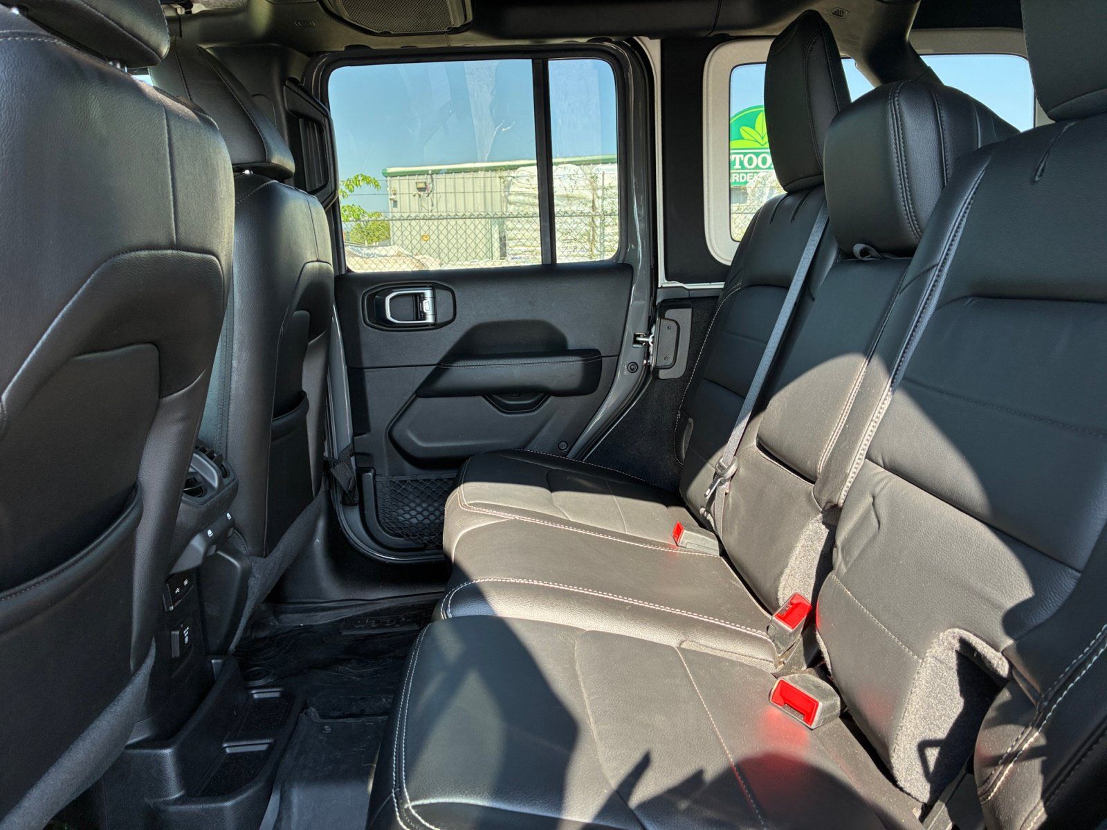 Used 2020 Jeep Wrangler Unlimited Sahara AWD/4WD image 17
