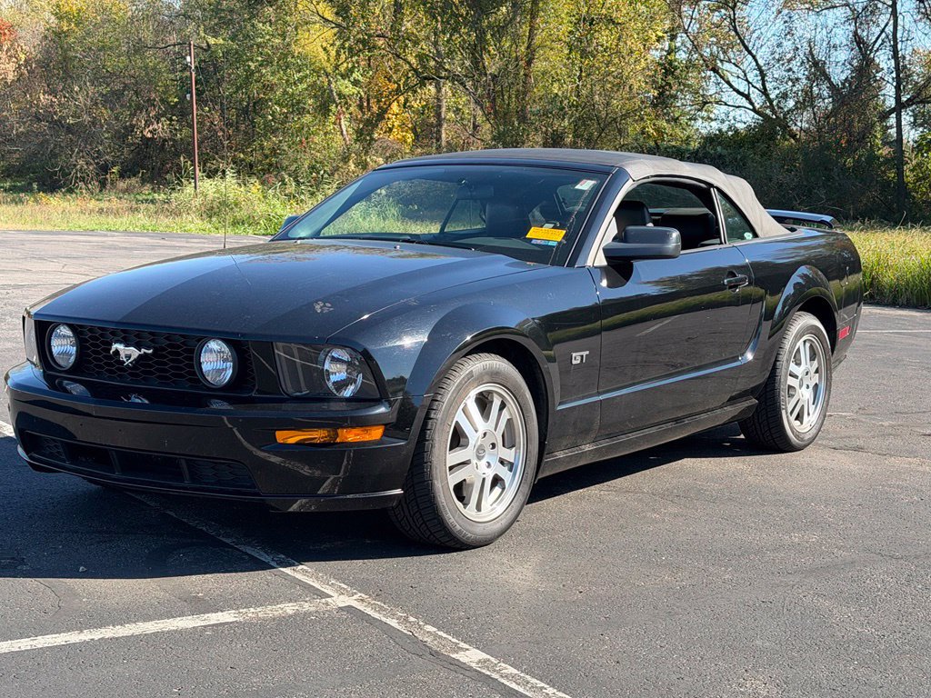 Used 2005 Ford Mustang GT Premium RWD image 3