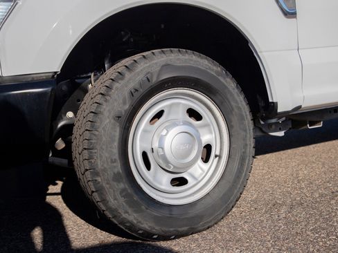 Used 2021 Ford F250 XL w/ Power Equipment Group RWD image 30