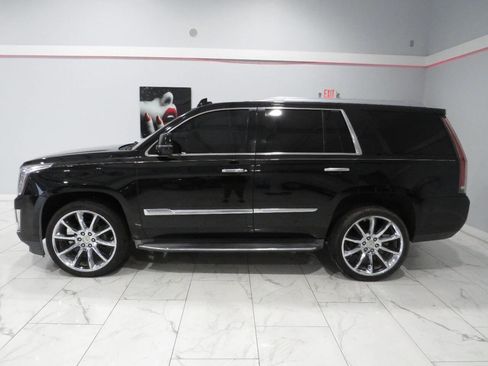Used 2016 Cadillac Escalade Luxury RWD image 6