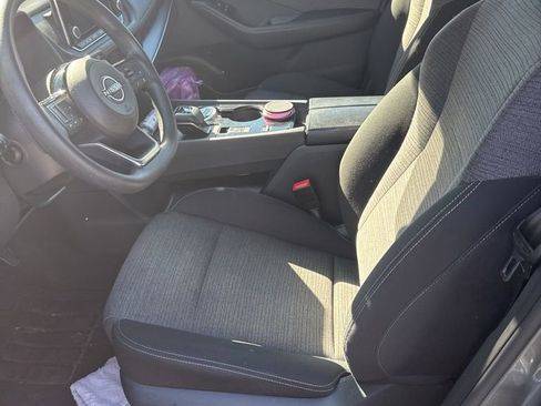 Used 2023 Nissan Rogue SV image 13