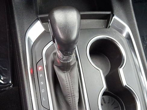 Used 2021 Chevrolet Traverse LT image 15