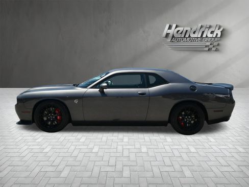 Used 2019 Dodge Challenger SRT Hellcat w/ Plus Package RWD image 7