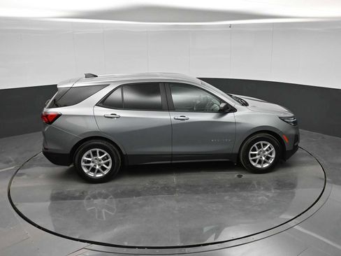 Used 2023 Chevrolet Equinox LS w/ LS Convenience Package FWD image 32