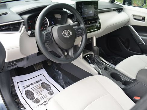Used 2022 Toyota Corolla Cross L AWD/4WD image 10