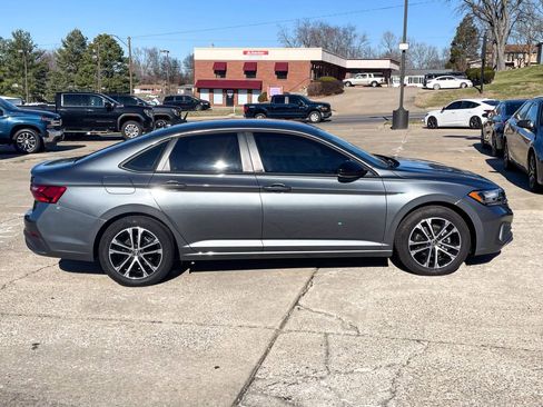 Used 2024 Volkswagen Jetta Sport image 4