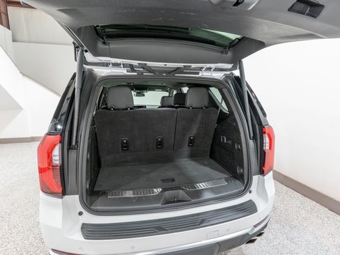 Used 2025 GMC Yukon Denali image 32