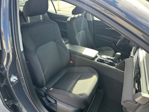 Used 2025 Toyota Camry LE image 35