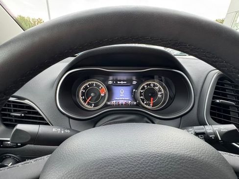 Used 2023 Jeep Cherokee Altitude Lux image 26