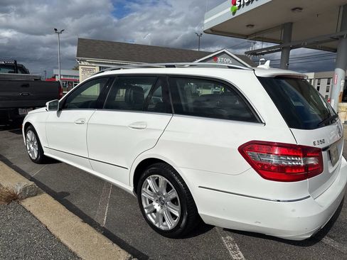 Used 2013 Mercedes-Benz E 350 4MATIC Wagon image 3