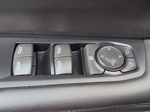 Used 2025 Chevrolet Tahoe LT AWD/4WD image 12