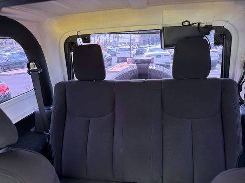 Used 2018 Jeep Wrangler Sport image 9