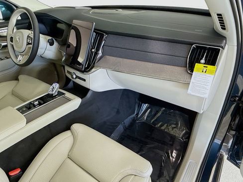 New 2026 Volvo XC90 T8 Ultra w/ Protection Package Premier AWD/4WD image 32