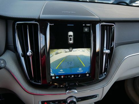 Used 2023 Volvo XC60 B5 Ultimate image 25