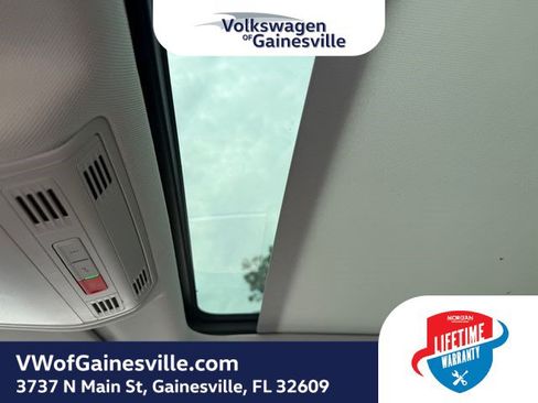 Certified 2022 Volkswagen Tiguan SE FWD image 27