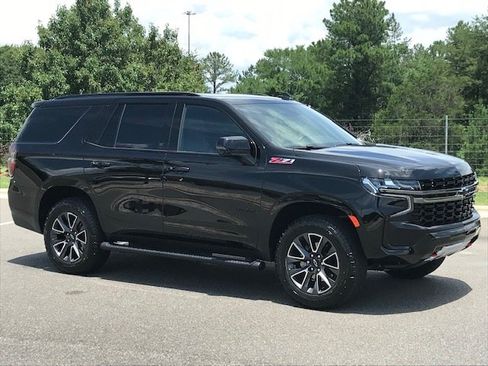 Used 2021 Chevrolet Tahoe Z71 w/ Luxury Package AWD/4WD image 2