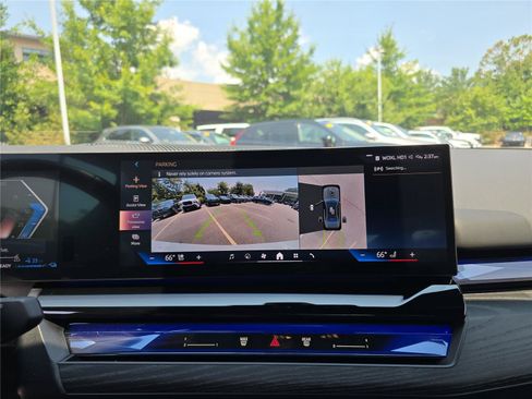 Used 2025 BMW 550e xDrive w/ Executive Package AWD/4WD image 29