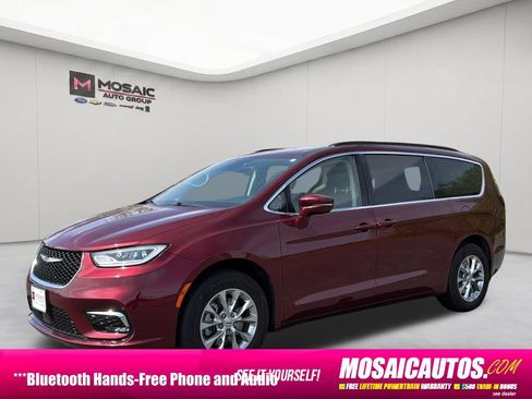 Used 2022 Chrysler Pacifica Touring-L AWD/4WD image 7