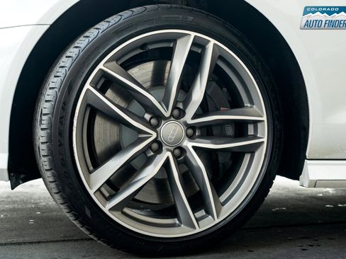 Used 2018 Audi S6 Prestige w/ Prestige Package image 30